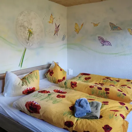 Hotel-pension Rennsteighutte بيت ضيافة فراونوالد