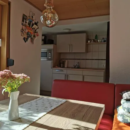 Hotel-pension Rennsteighutte بيت ضيافة 3*