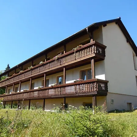 Hotel-pension Rennsteighutte بيت ضيافة فراونوالد